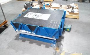 安全高效施工:定制剪叉式升降平臺提升建筑作業(yè)效率