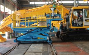 工廠車輛檢修必備:移動式高空作業(yè)平臺的優(yōu)勢