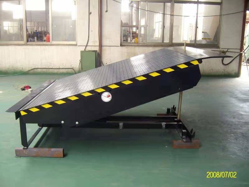 固定式登車橋 固定式登車橋